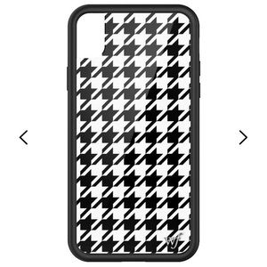 Houndstooth iPhone Xr Case